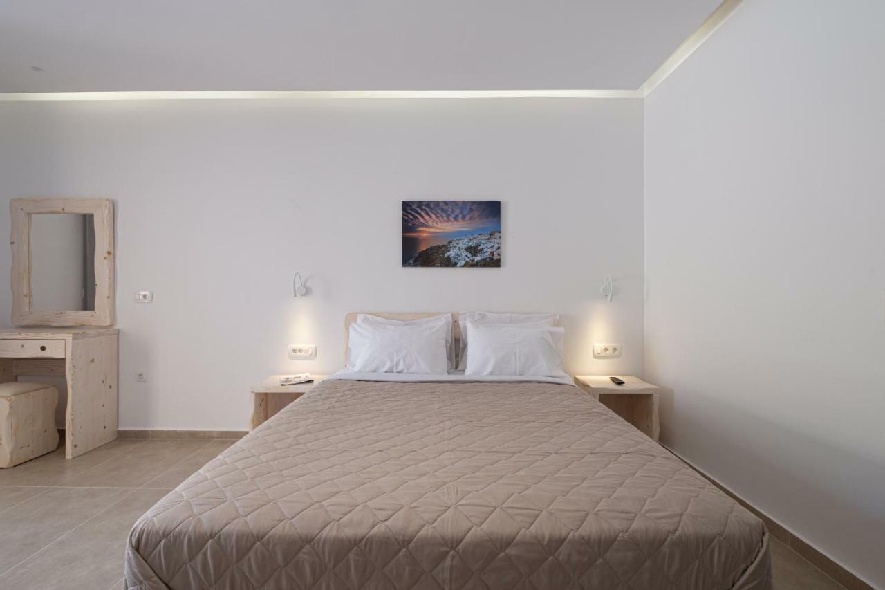Cyclops Beach Apartments Perivolos  Exterior photo