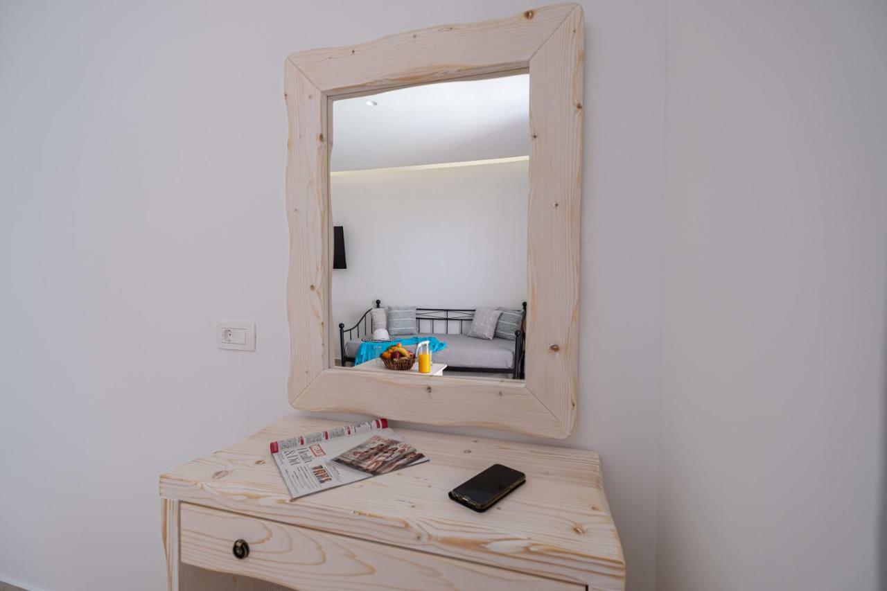Cyclops Beach Apartments Perivolos  Exterior photo